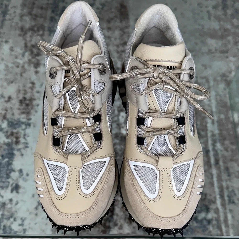 Bronx dad platform trainer Beige and‎ White Sneakers womens 7.5